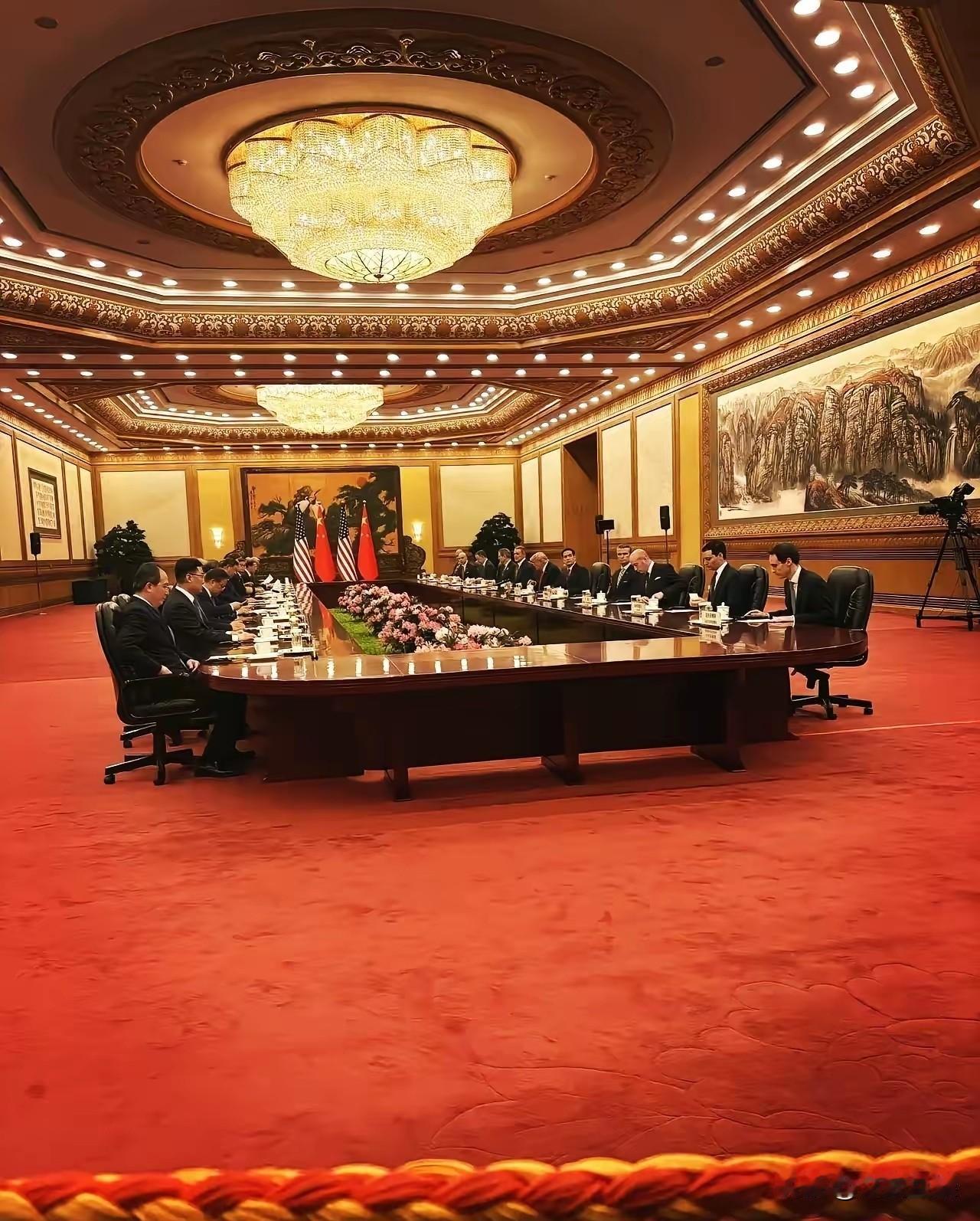 别眨眼，今天这视角绝了，人民大会堂东大厅全景曝光，看完瞬间懂了什么叫大国排面