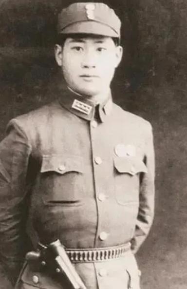 1944年，远征军连长林正亨连杀数名鬼子后身负重伤，伤势痊愈后，他想回部队，医生