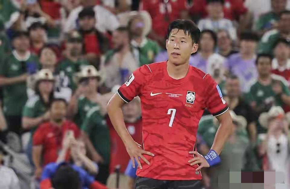 韩国队仅仅还有5％的概率出线，其实他们可以订机票回国了……！目前韩国队排在成