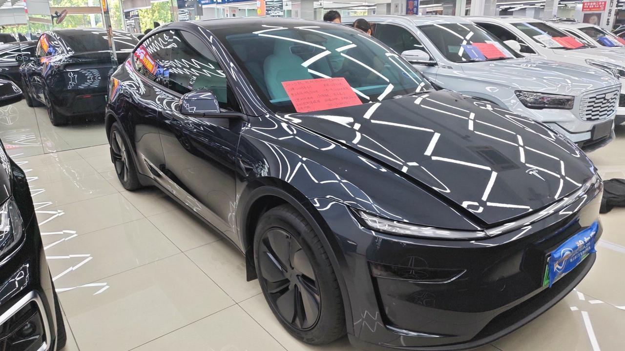 26万提辆特斯拉ModelY，三个月开了近3万公里，被“幽灵刹车”劝退，卖车亏