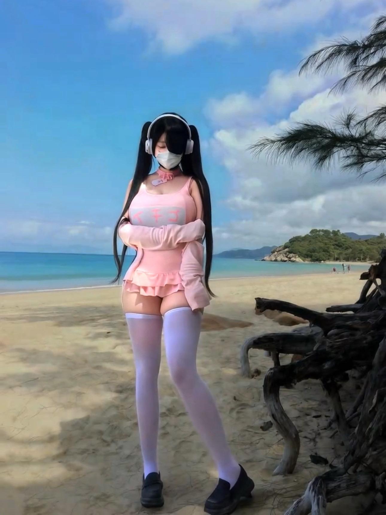 海边穿搭无不良引导