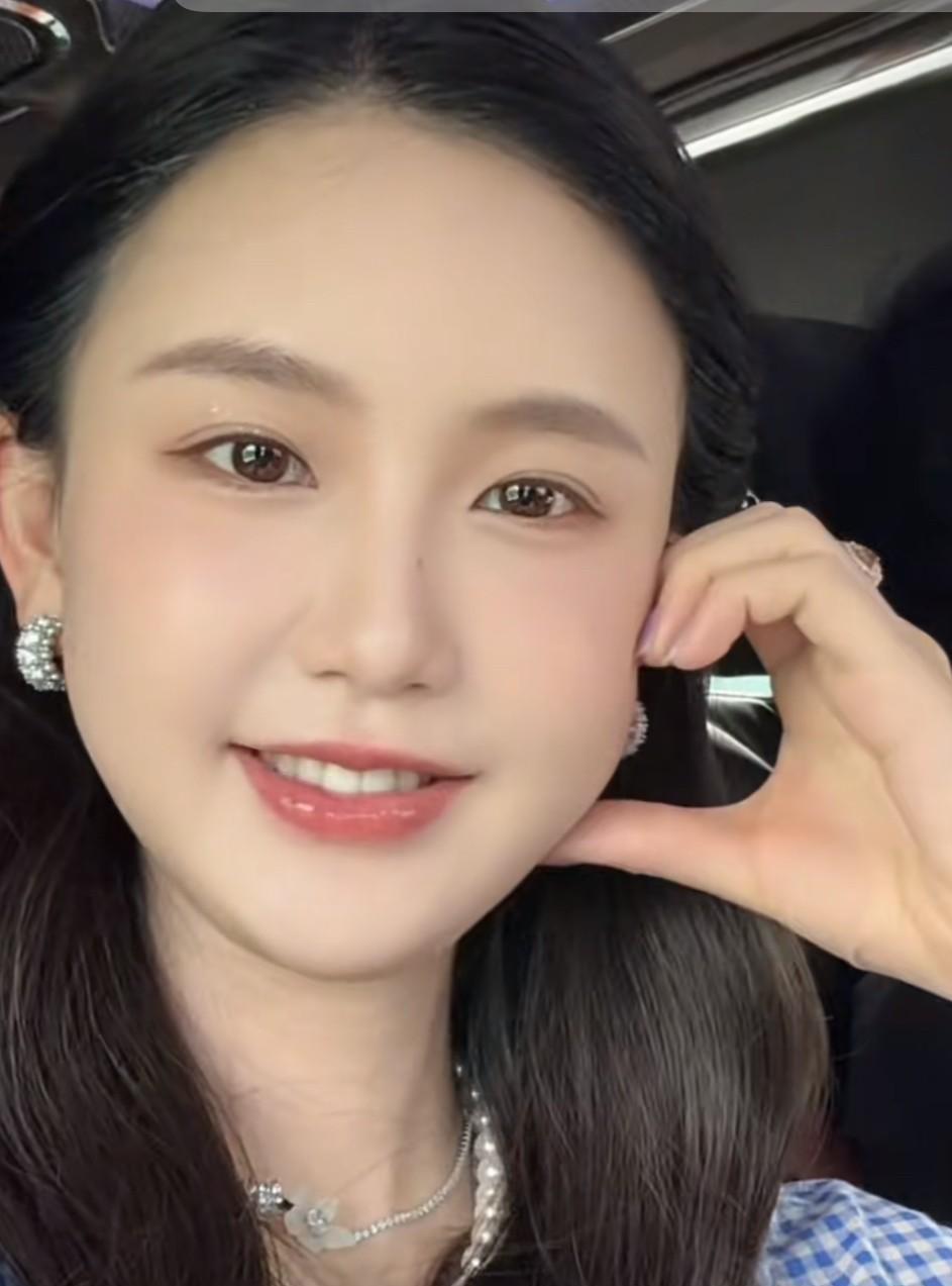 楚玲，你赶快出来直播解释一下，你妈妈打人了，网络已经传开了。被打的男子叫夏奇宣