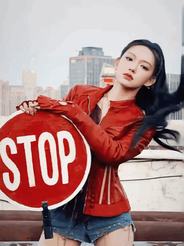 程潇越来越懂穿搭，身材也越来越好了！太喜欢她的高马尾！程潇写真照程潇身材美学