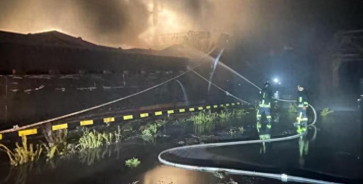 乌克兰明年口粮悬了，俄一招让黑海直接变色，欧洲看完心里发毛 12月，乌克