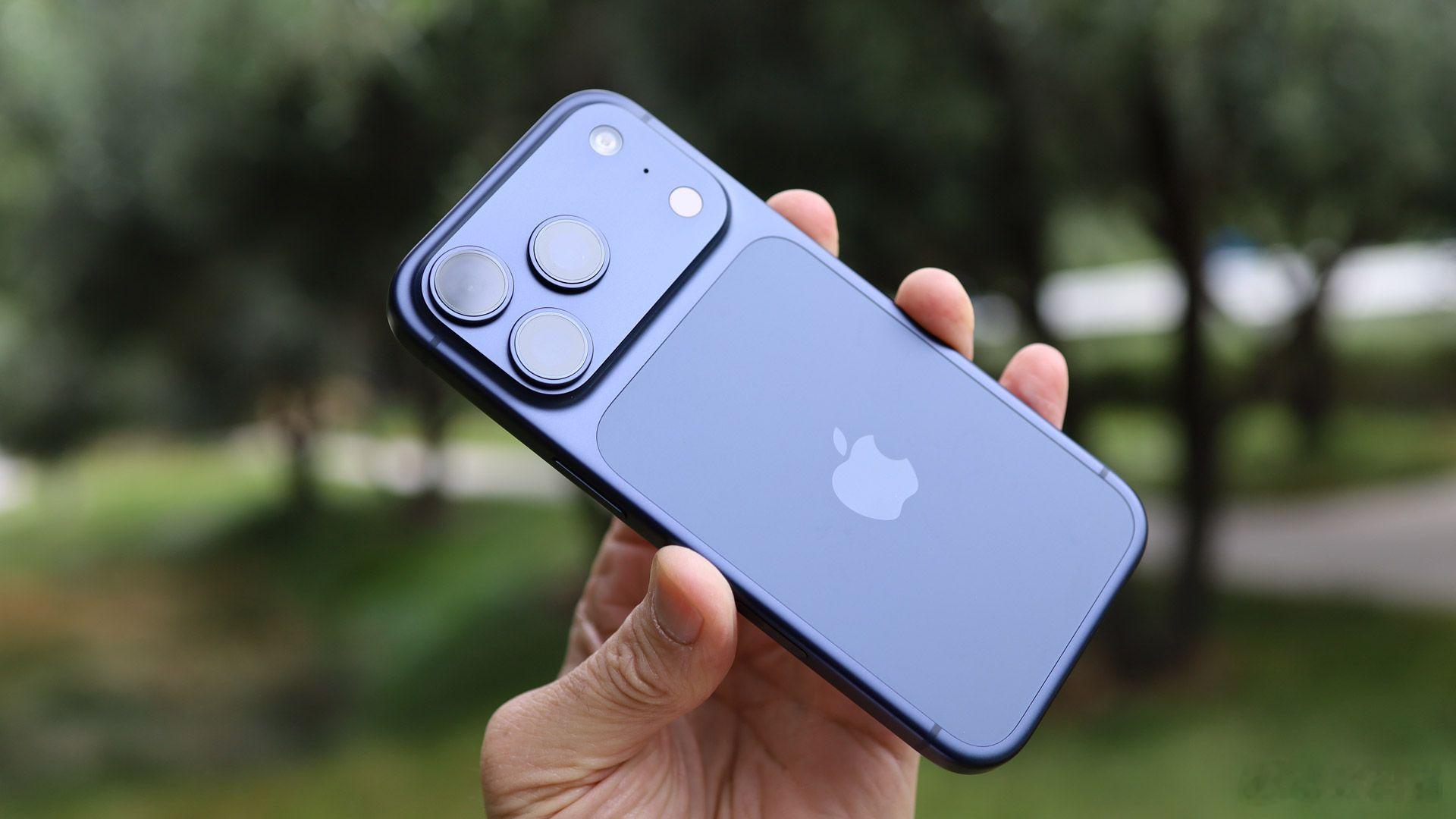 #苹果回应iPhone18Pro破发#iPhone18Pro破发，本质上还是由于价格太高了，1万块起