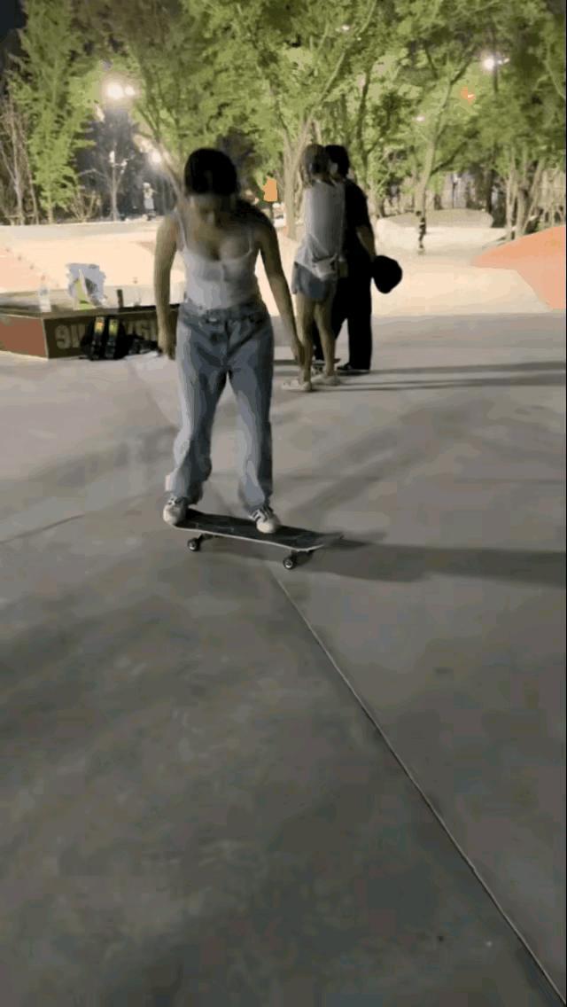 美女你小心点啊，减震也没用上。