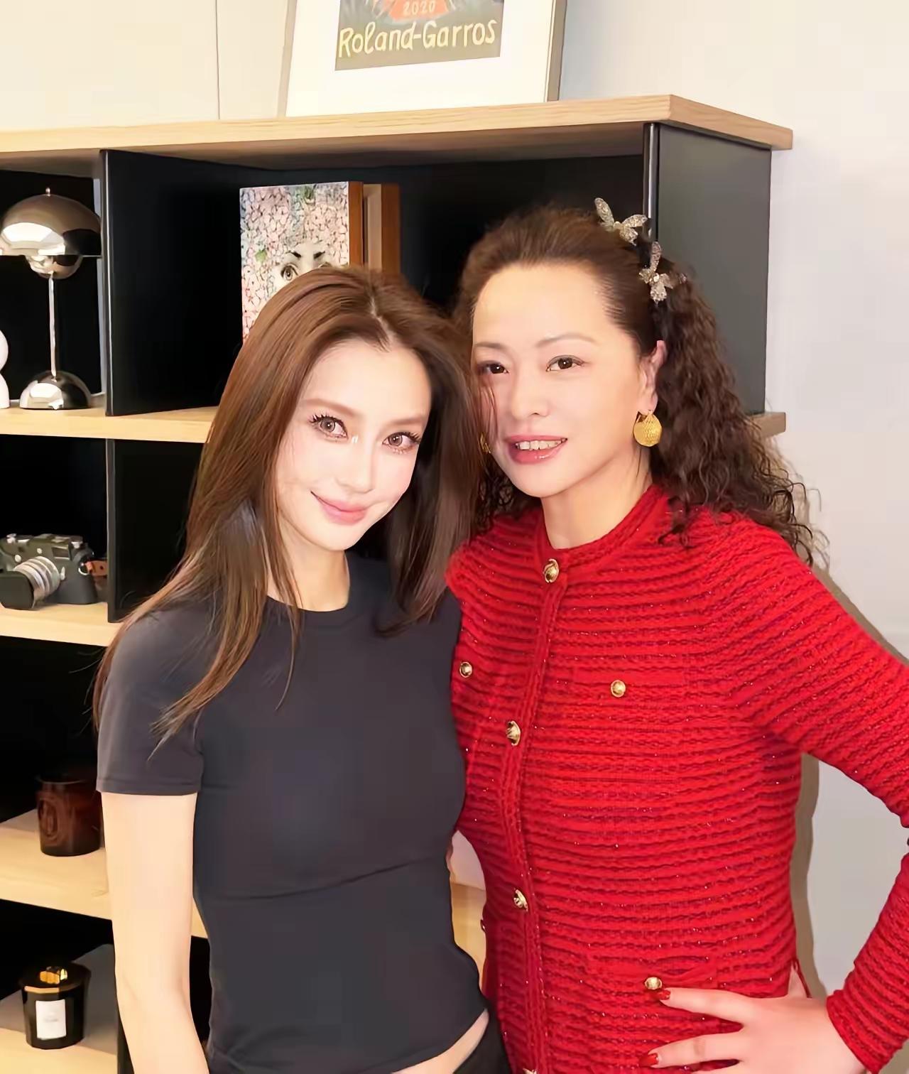 在内娱，若杨颖的颜值称第二，便无人敢称第一。自“疯马秀”事件后，杨颖鲜少出现在