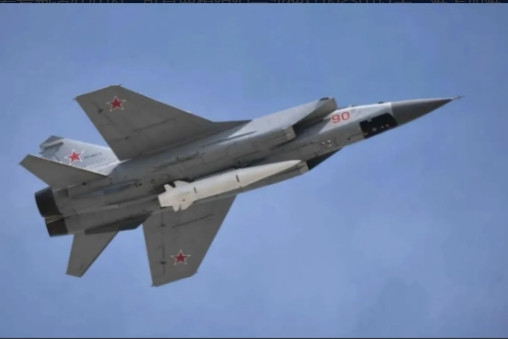 俄军现在对乌军空军基地的打击很频繁，但不是炸跑道，让乌军战机无法起飞，而是打击乌