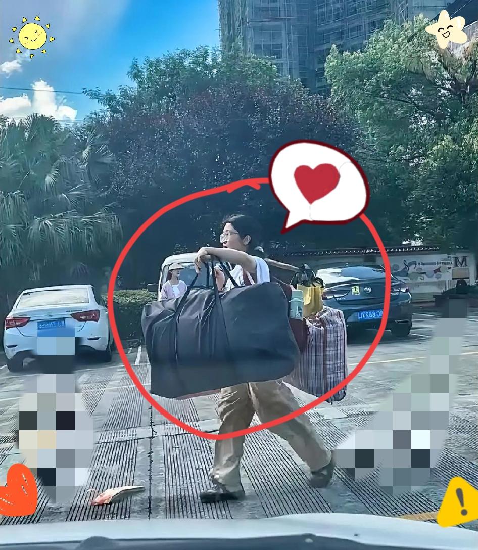 说“扁担女孩”最终一场空？这话也太离谱了吧！现在本科都开学报到了，没见她进大
