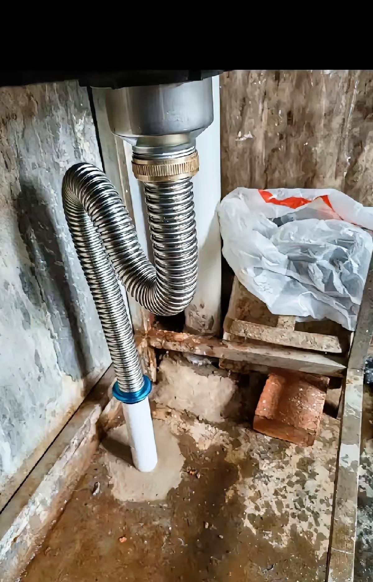 恕我直言，你这个下水管的钱，出得一点都不冤，甚至可以说是一笔很划算的“人情投资”