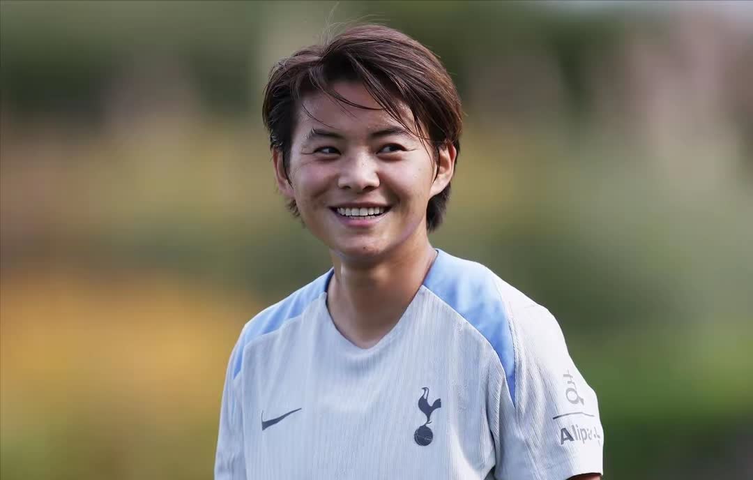 武汉女足挺进女足亚冠决赛王霜宋端各进世界波5月21日女足亚冠半决赛，武汉车谷