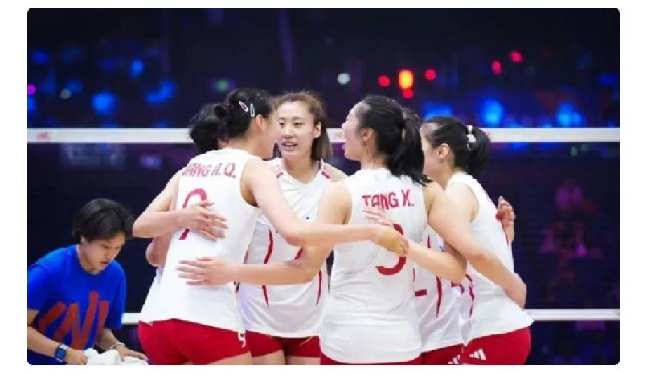中国女排世界排名下跌，被美国队反超。6月18日，随着美国女排3-0战胜捷克女