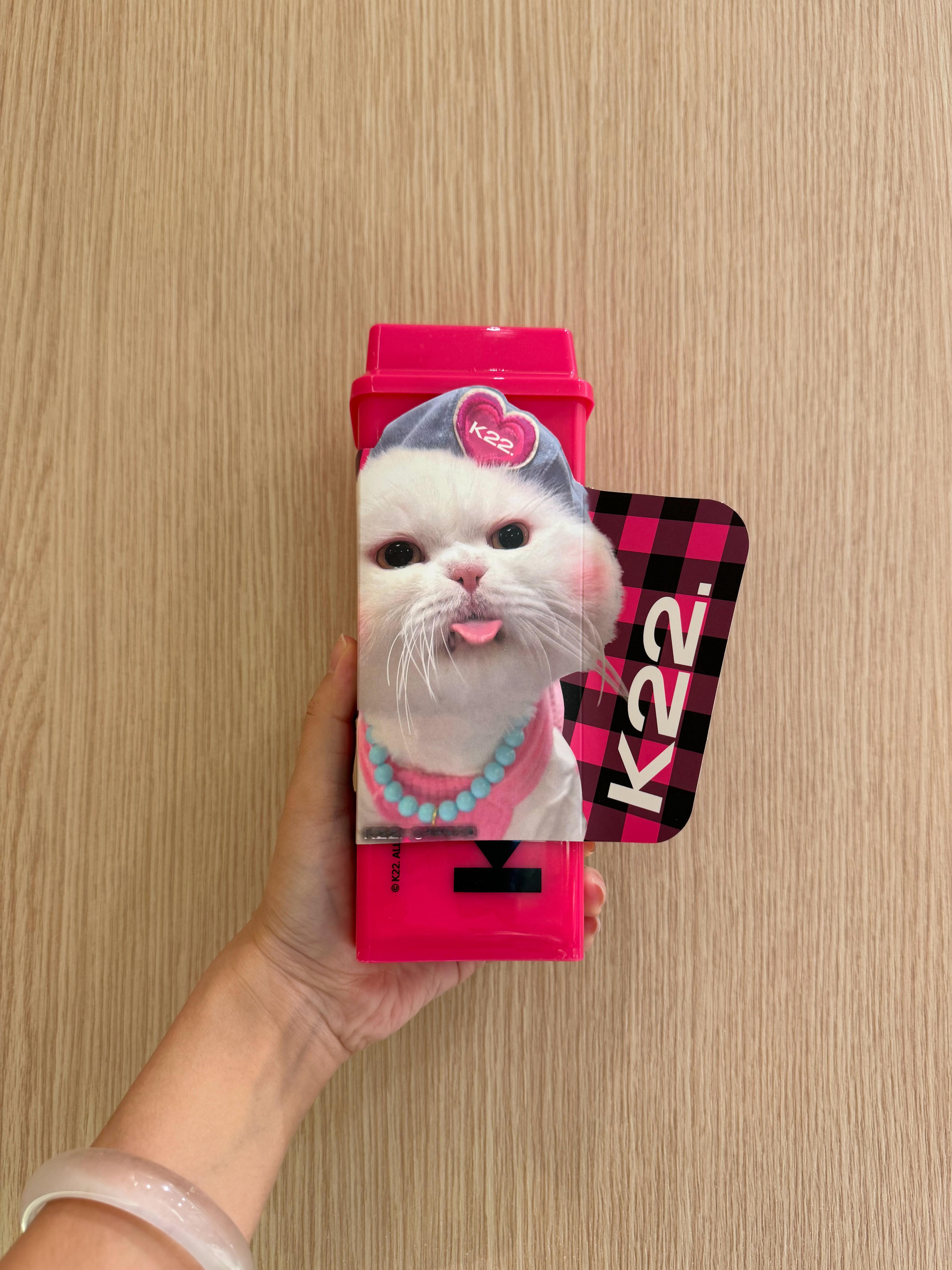 这个饮品真的好喝，各种猫猫是她家的代言人哈哈哈。​​​