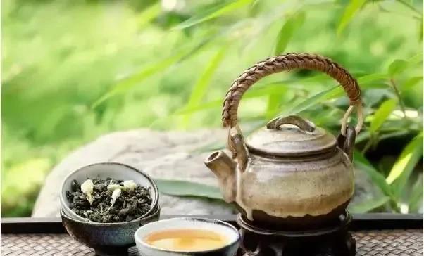 非常自私的人，一般有以下这些习惯：一：不愿分享。二：不懂感恩。三：善于算计