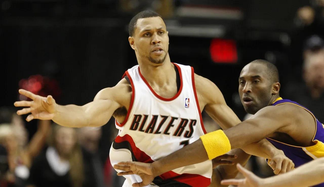 前NBA球员埃迪-豪斯在播客节目中谈到了罗伊。豪斯表示：“当时很可能只有麦迪、