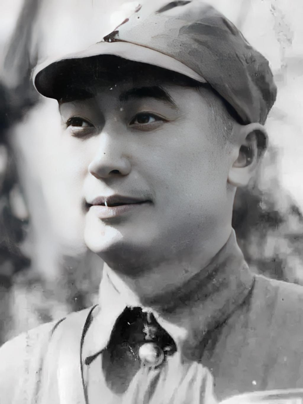 1949年，国民党准备撤往台湾时，戴安澜的遗孀王荷馨接到通知，对方开口就说：“去