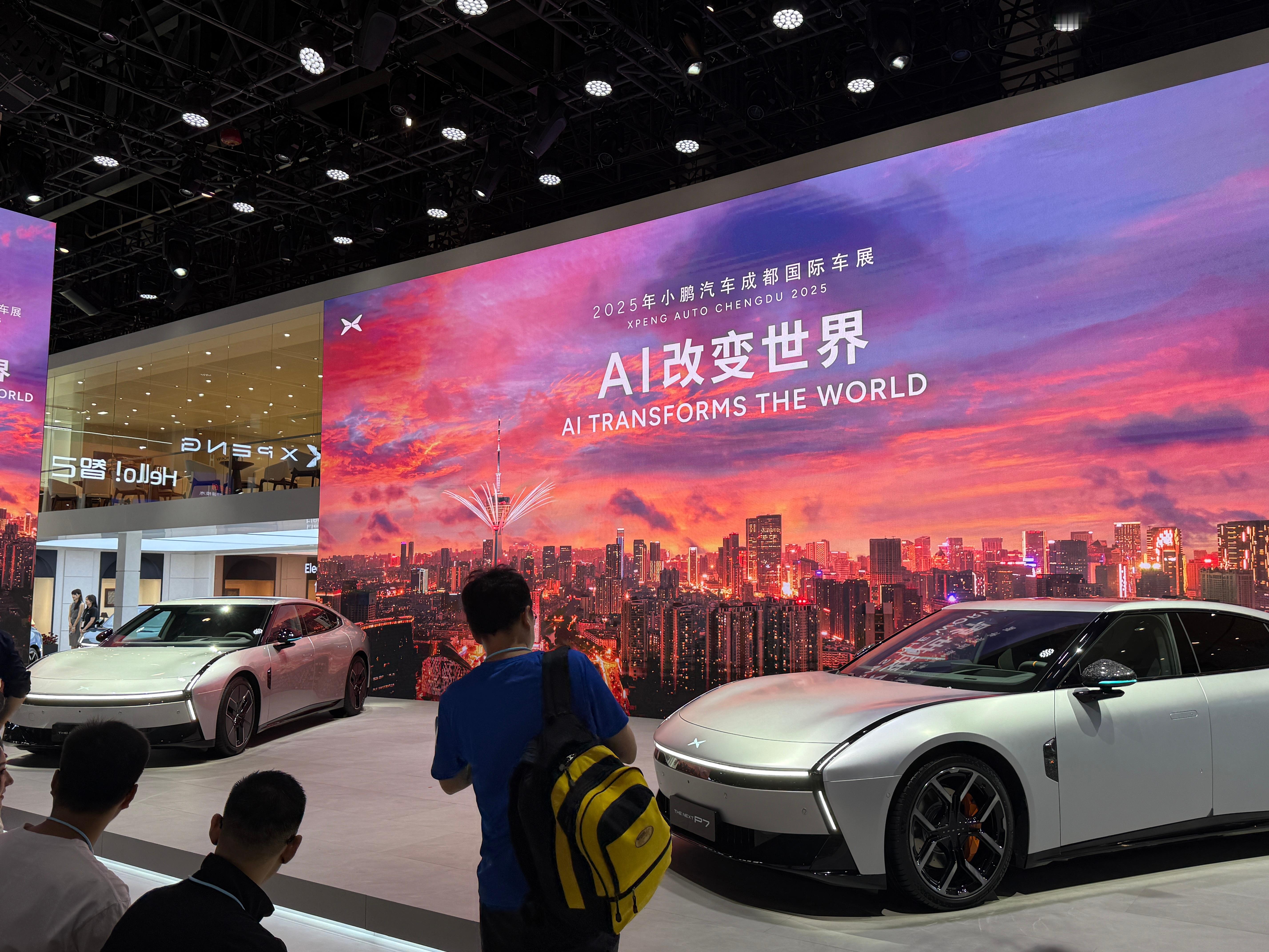 全新小鹏P7全系Ultra打卡小鹏展台～没想到大师兄也来成都车展了，该说不说在车