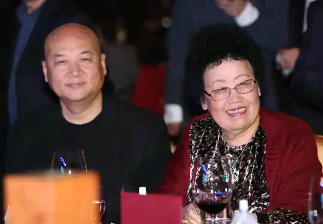 真服陈光标这个老六，啥热点都硬蹭，没文化真可怕！此陈非彼陈也！汉族的陈和满族的陈