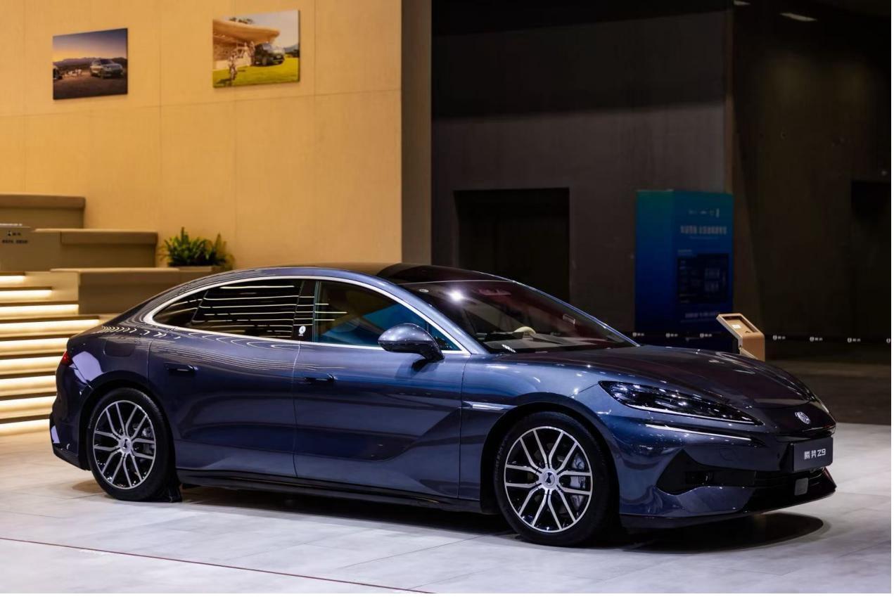 在本届广州车展上，一直强调安全豪华智领未来的腾势汽车，带来了什么呢？一起来看看