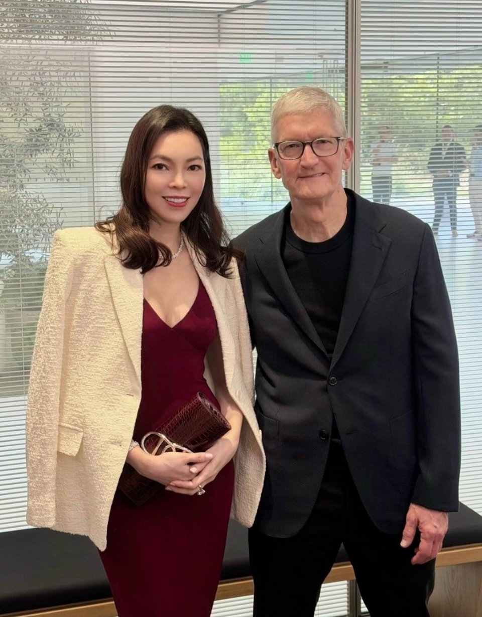库克卸任苹果CEO前夕，在ApplePark举办了内部和外部两场晚宴。在8月3