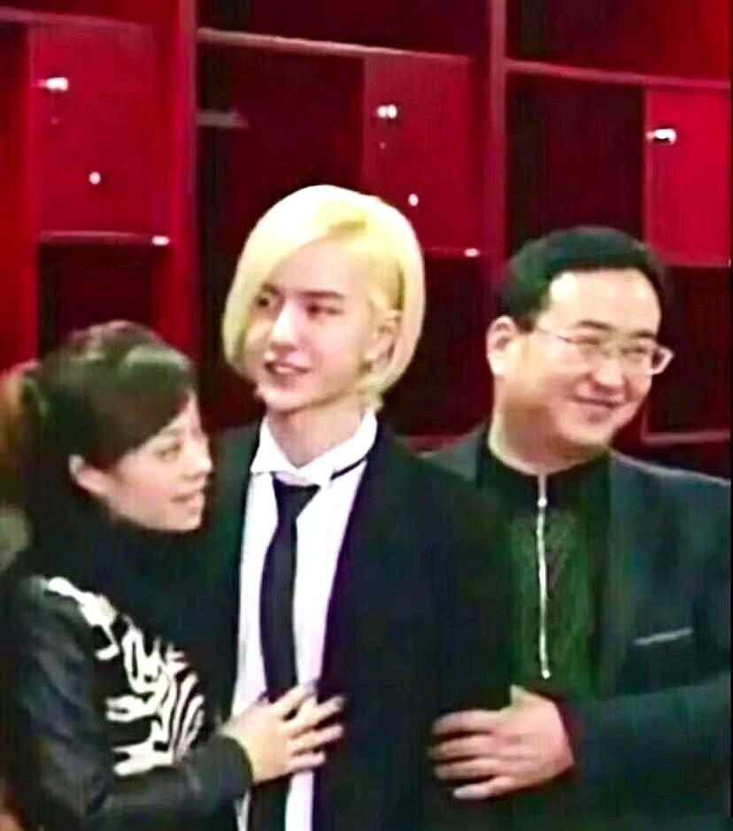 很多人觉得明星的孝顺是演的，其实真情根本装不出来。王一博很少把“妈”挂嘴边，