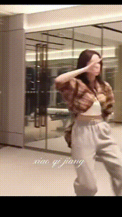 程潇身材真的很不错，丰满匀称