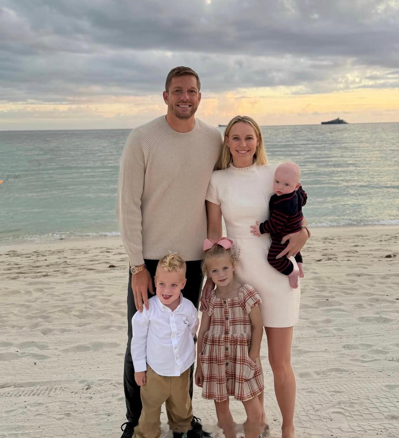 原来沃兹尼亚奇都三胎了。我一直还停留在她二胎的时候………