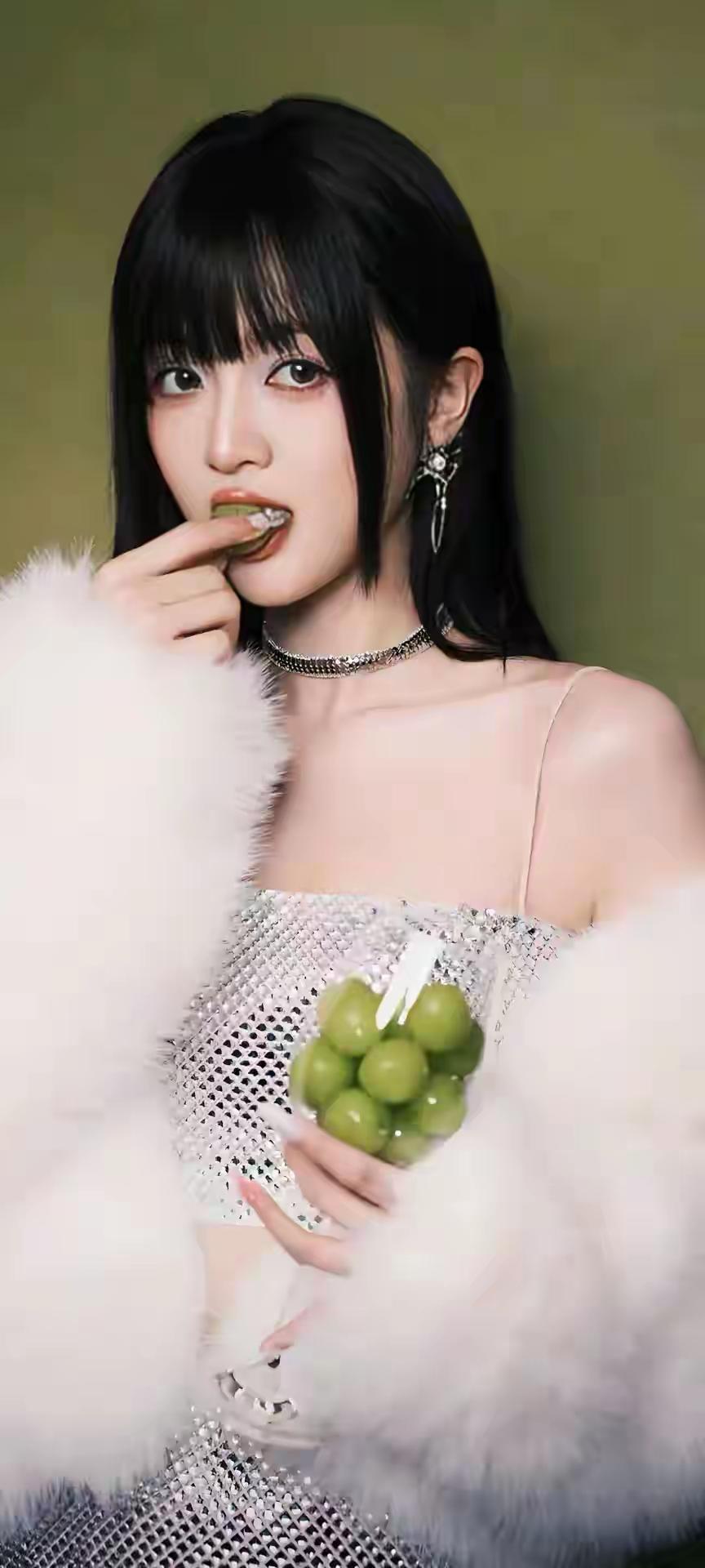 吴宣仪你更喜欢古代还是现代我认为现代