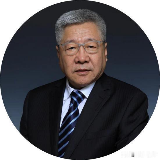 口号喊的震天响，为什么至今为止没有一个人敢去起诉郑秉文？所谓的质疑、谩骂，纯属