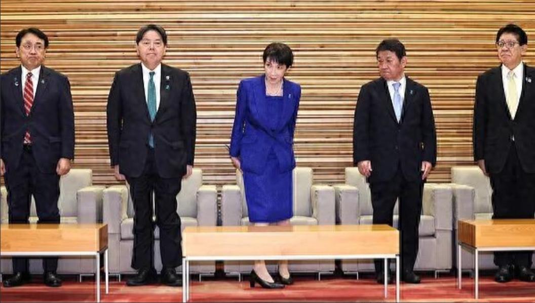 高市早苗又变卦了？说好败选就辞职，转头就反悔最近日本首相高市早苗，又搞出了一