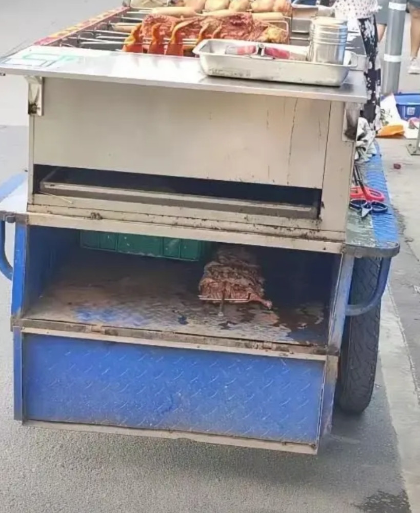 吃了一半的鸡腿，瞬间觉得不香了