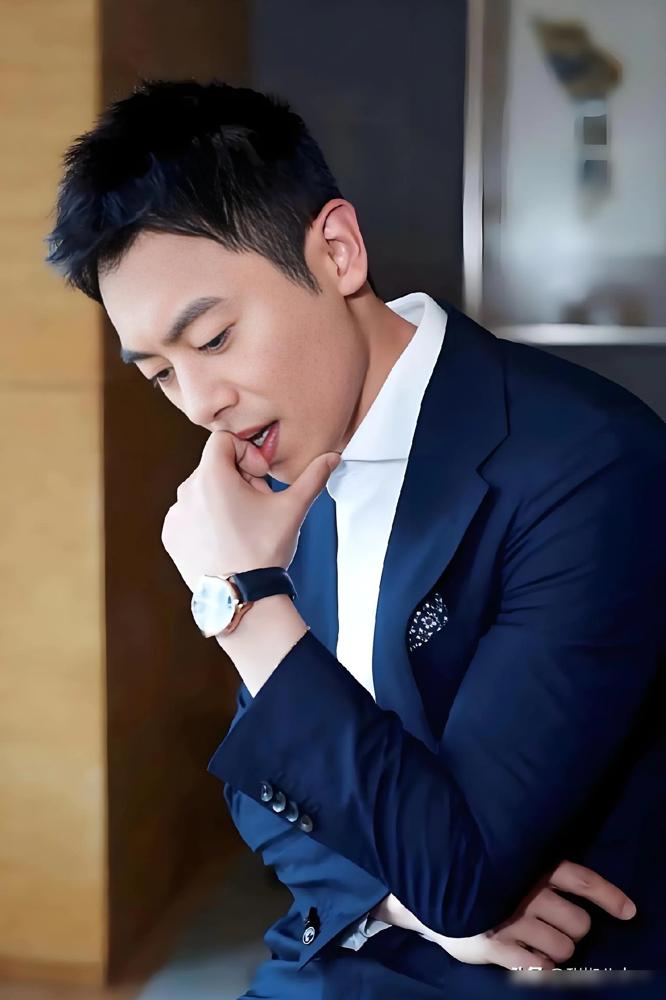 《大生意人》最正确的，就是选了朱亚文来演李成，倒不是说因为他演得好，而是他的