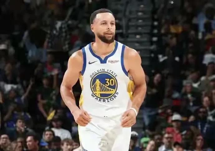 NBA不同球星的专属技能，谁的最经典？詹姆斯的专属既能是什么？库里：背后运球，