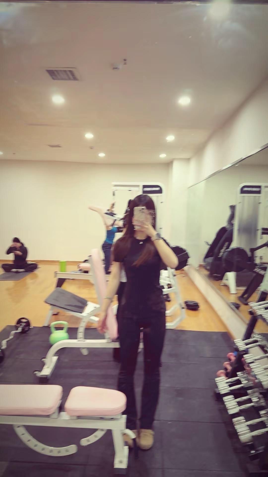 好久不见我的生活正如潺潺流水般有力而平静加绒瑜伽裤