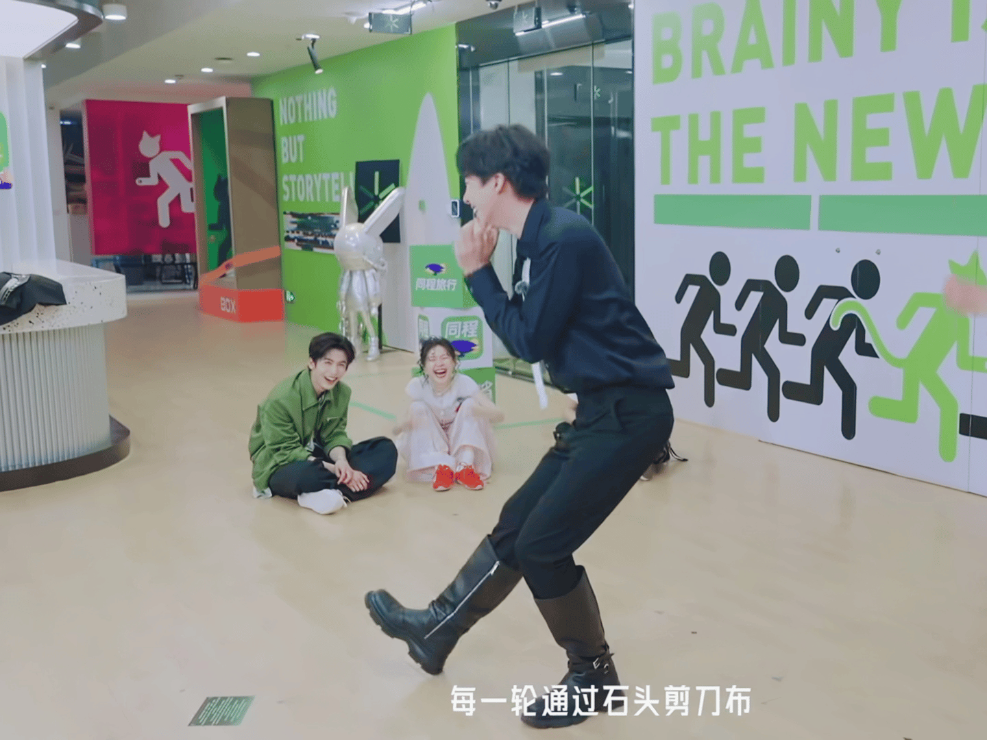 推妖娆，推长腿，推可爱，推娇羞。哈哈哈，这个让我想起刚出道那会的宁了