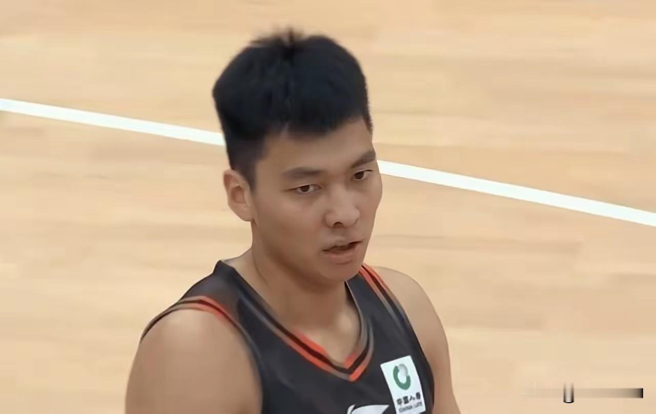别再为陈培东叫屈了，不是邱彪不用他，而且他确实不堪重用！说实话，我是山东球迷，