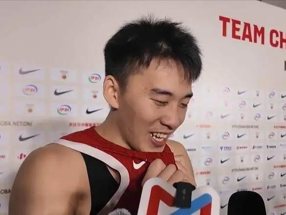 泪洒赛后！王俊杰顶住压力完成自我证明赛后接受采访，王俊杰难掩情绪激动落泪。