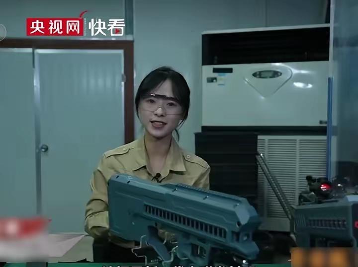 中国电磁武器获得大突破！央视4月3日放出一段视频，没有火光、没有巨响、没有弹壳，