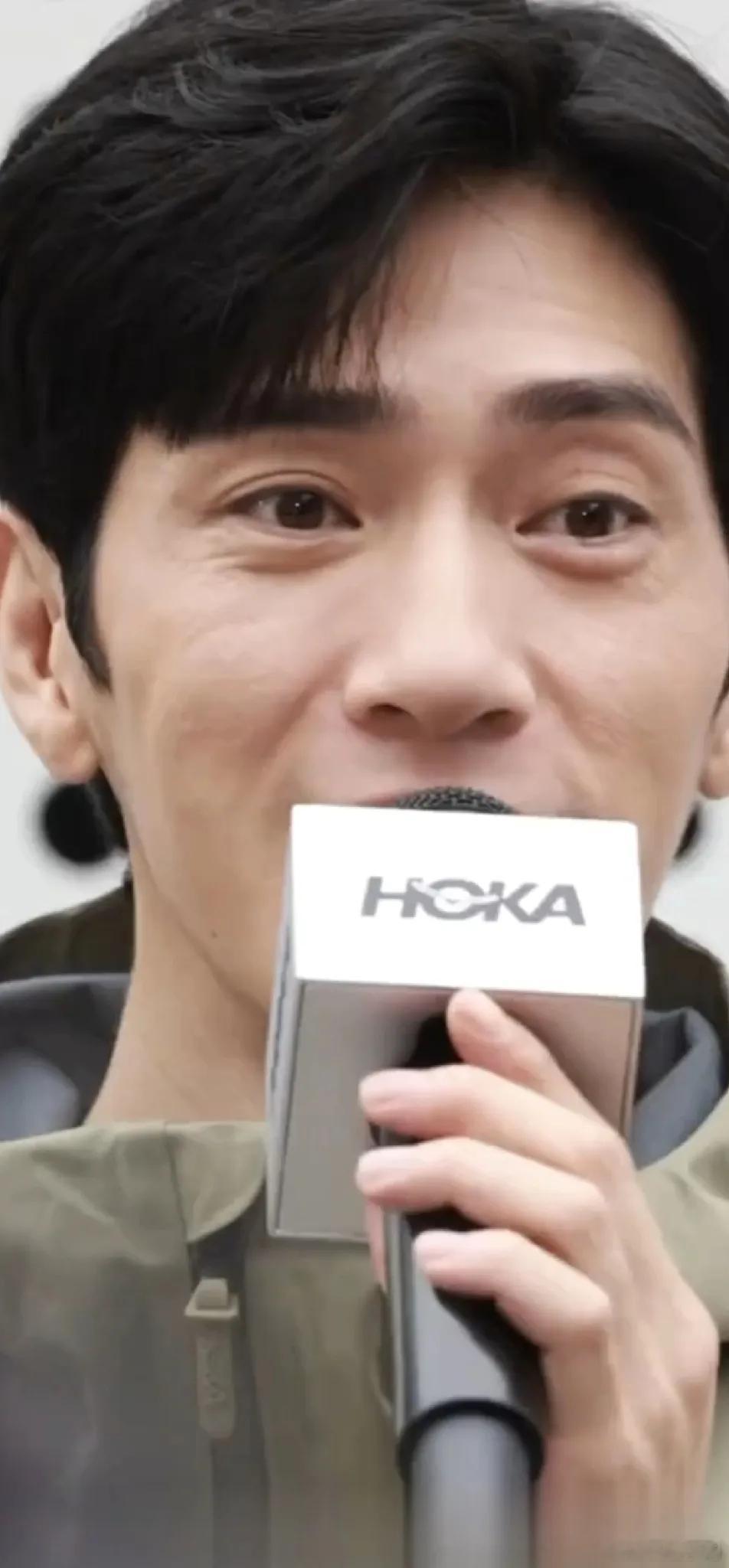 好吧，井柏然也经不起细看了！虽然还是帅的，但脸上的皱纹也扛不住岁月的流逝，全蹦出