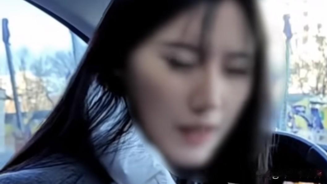我是来帮北京台球厅这漂亮女人辟谣的,她应该不是你们想象的那样是什么台球媛。人家说