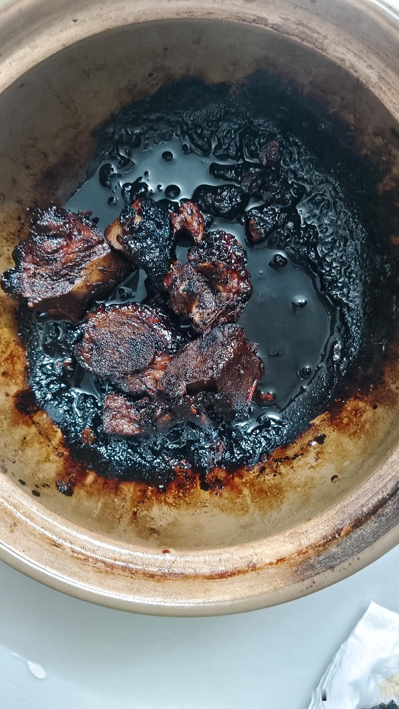 手忙脚乱的一天。周末是我最忙的时候。下午在机构上完课，又匆匆赶去接高三的大女