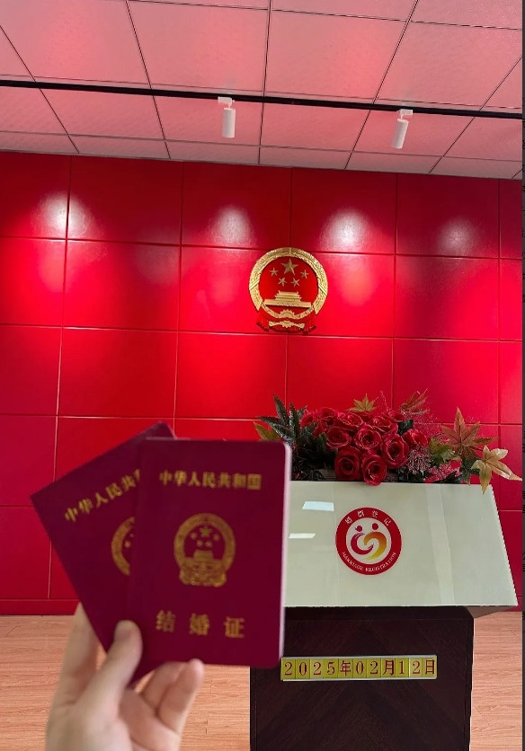 结婚不需要户口本，我尊重！离婚不需要户口本，我理解！注意到一点，那就是用一张
