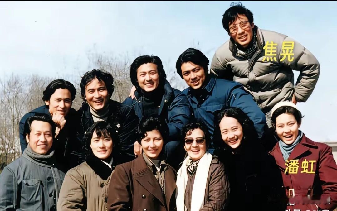 如果能把这11位都认出来的，承认你是影迷里的佼佼者！后排就认得出焦晃、杨在葆，