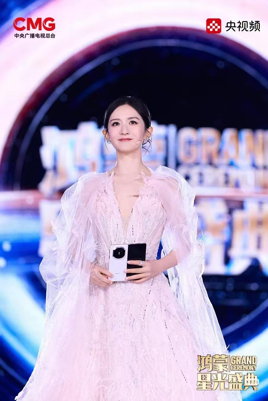 谢娜走了，不是回四川了，也不是回湖南了。而是去了北京，换了一个新的身份，频频