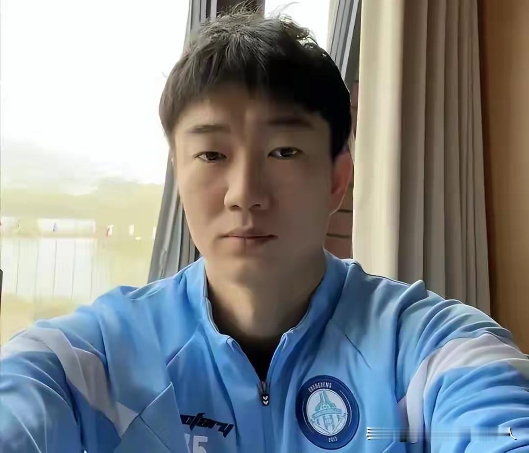 迟到的还款，换不回逝去的生命。前国脚戴琳，在球迷去世后5天，将欠该球迷的钱给