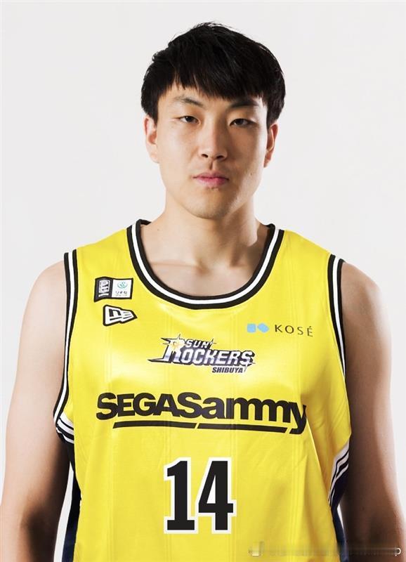 日本B联赛首次公示球员体测数据，体测本土第一高狩野富成，裸足身高210公分，臂展