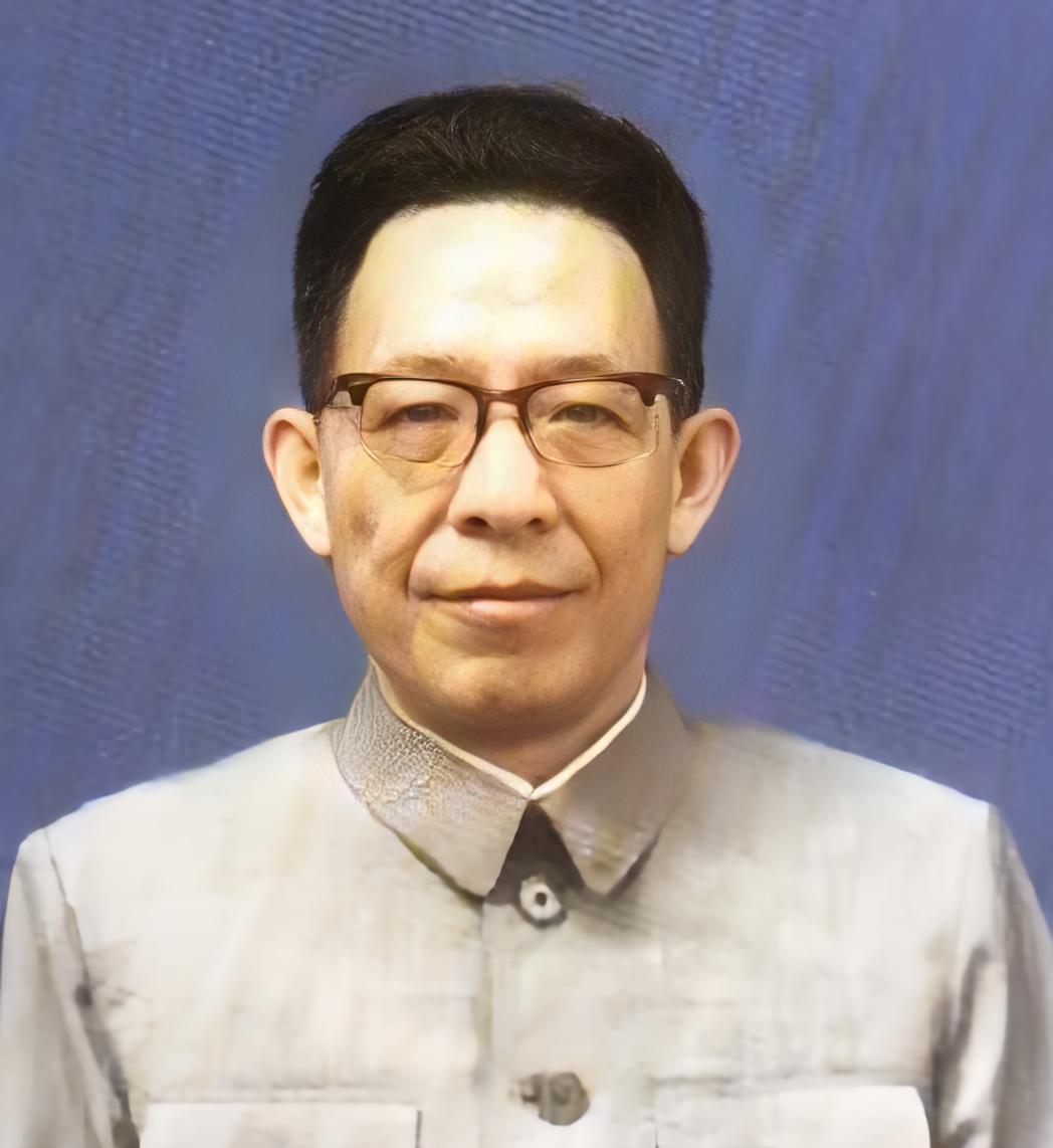 1975年开国中将萧望东被任命为济南军区政委，上任前按照程序，他给总政治部主任张