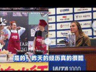 武网真是太会玩梗了！今年竟然安排萨巴伦卡做炒饭！喜欢美食的萨巴做起中国的“炒饭