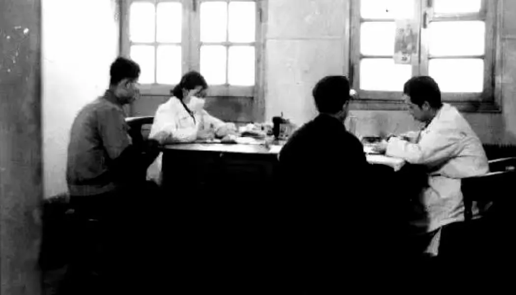 1971年春，杨勇上将正在石家庄和平医院休养，1个包裹严实的人推门而入，掏烟讲：