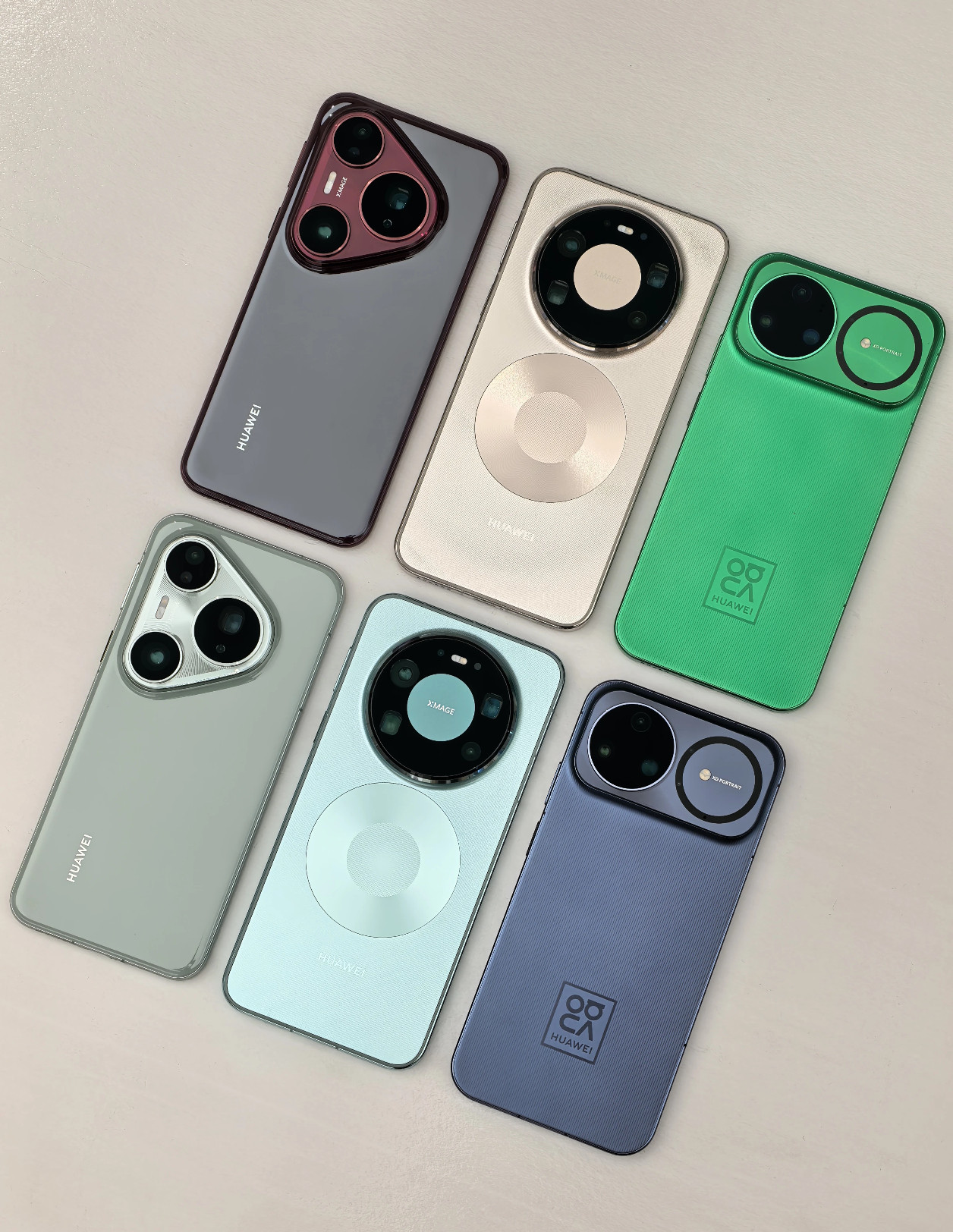 华为今年的Pura80、Mate80、nova15设计都很成功，辨识度和质感都拉